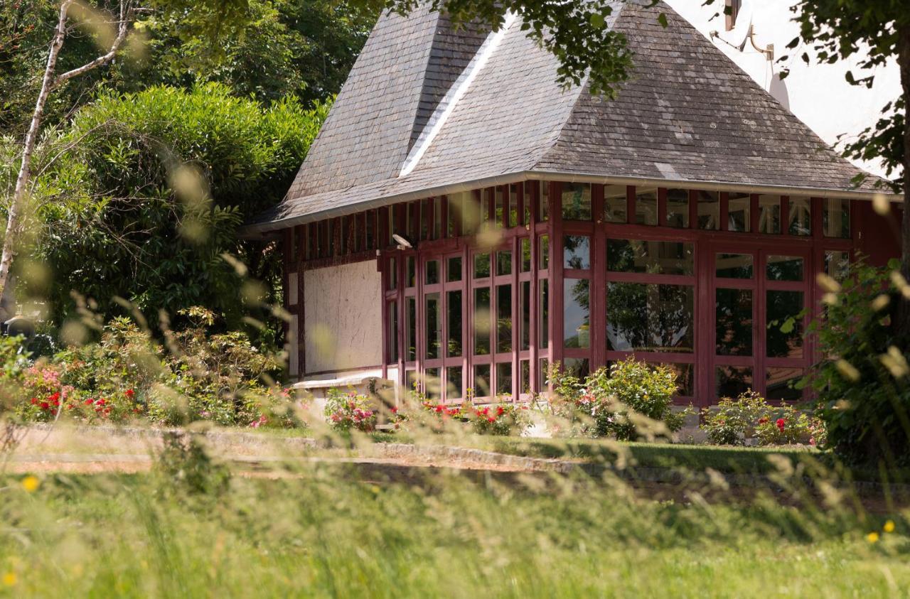 Hotel Le Monde De Charlie Bellerive-sur-Allier Exterior foto